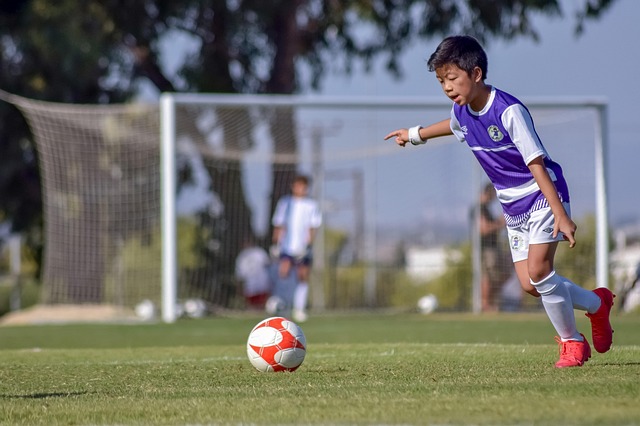 F1世界冠军现身2025阿布扎比大奖赛